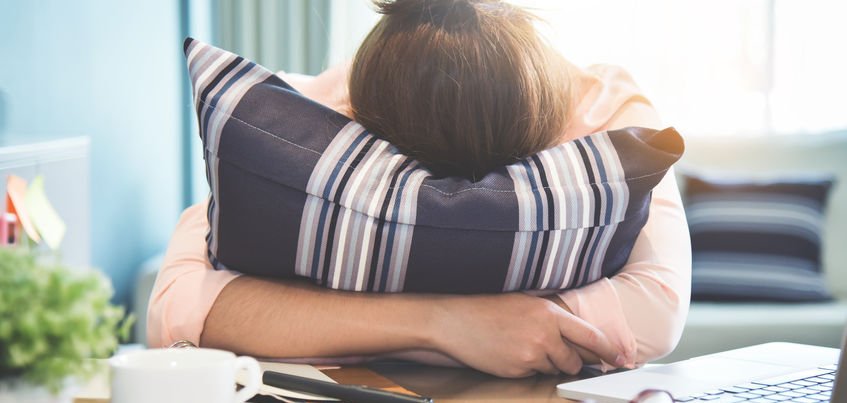 Skąd to ciągłe zmęczenie i brak energii? Przyczyną mogą być nie tylko stres i nadmiar pracy