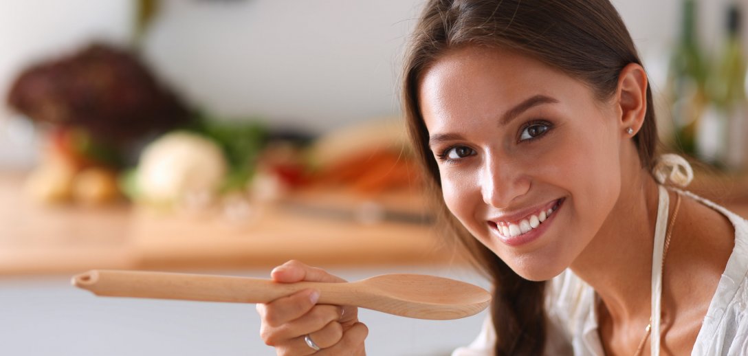 Gotowanie może łagodzić stres i zwiększać pewność siebie. Jak to możliwe?