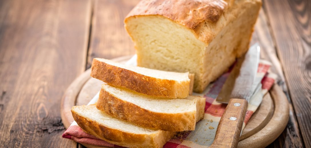 Chleb bez glutenu też może być pyszny! Bardzo prosty przepis na domowe pieczywo