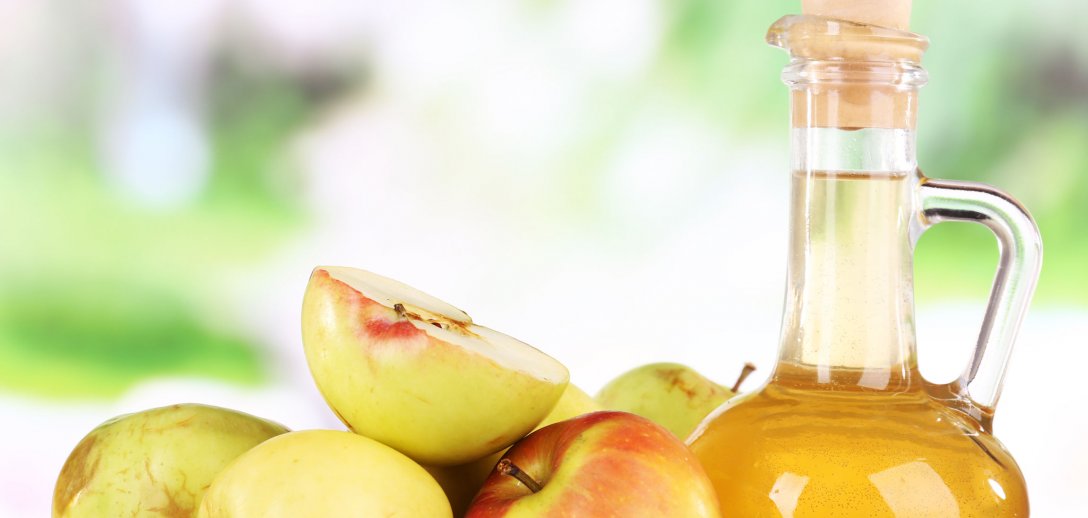 Ocet jabłkowy: naturalny kosmetyk do pielęgnacji włosów, cery, paznokci