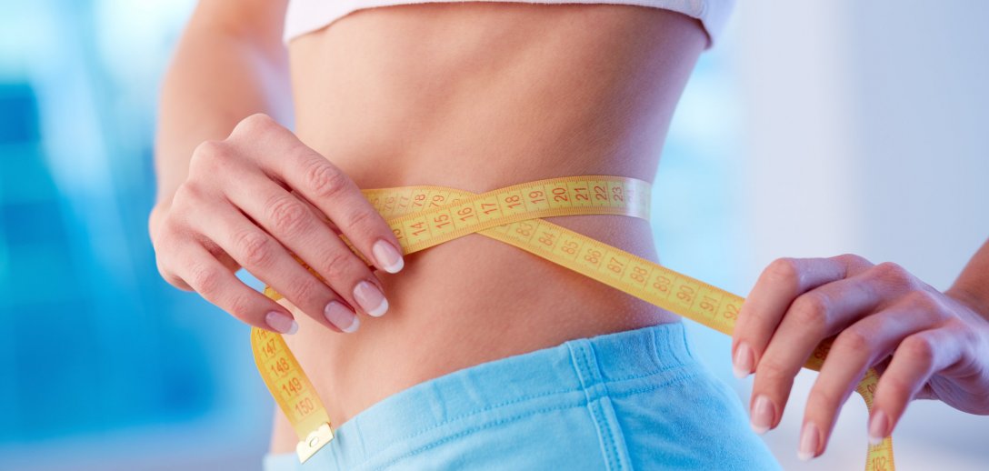Jak mieć płaski brzuch bez wysiłku? Wypróbuj sztuczki podkręcające metabolizm