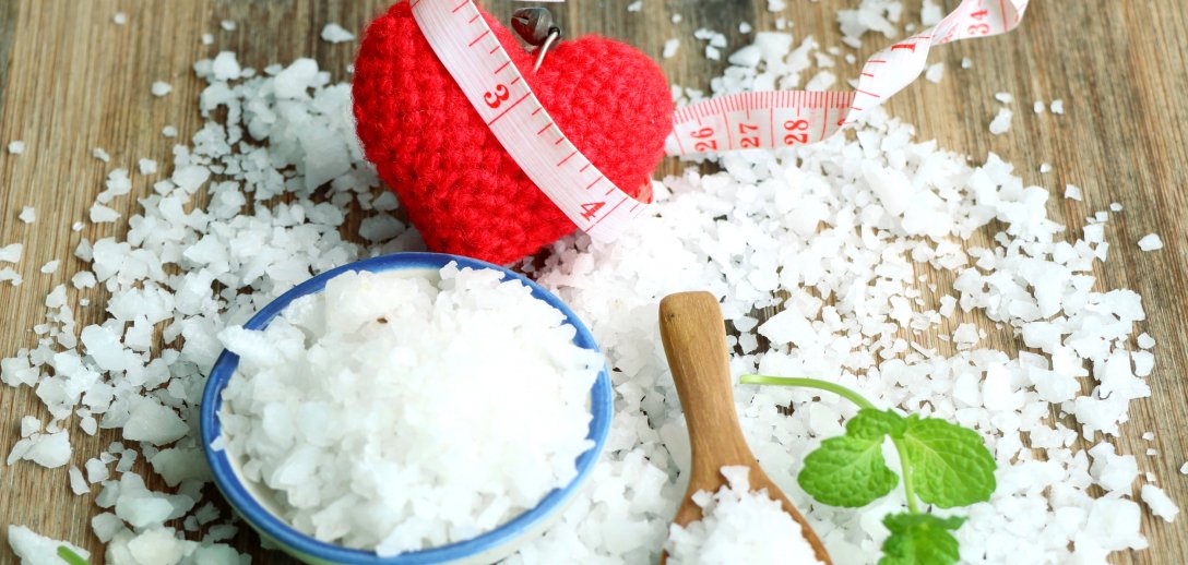 Sól rujnuje zdrowie. 4 ważne powody, dla których trzeba ją ograniczyć