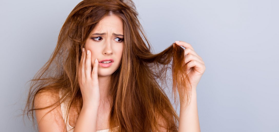Masz bardzo zniszczone i suche włosy? Te domowe sposoby sprawią, że będą mocne i zdrowe