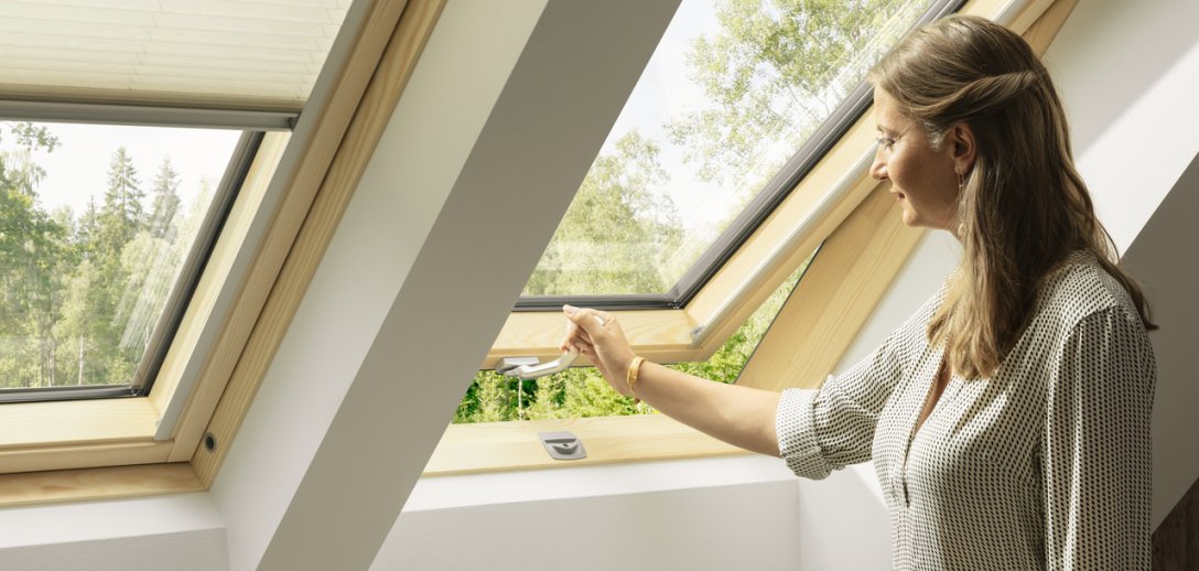 Czas na metamorfozę poddasza z VELUX – wymień okna dachowe na bardziej nowoczesne