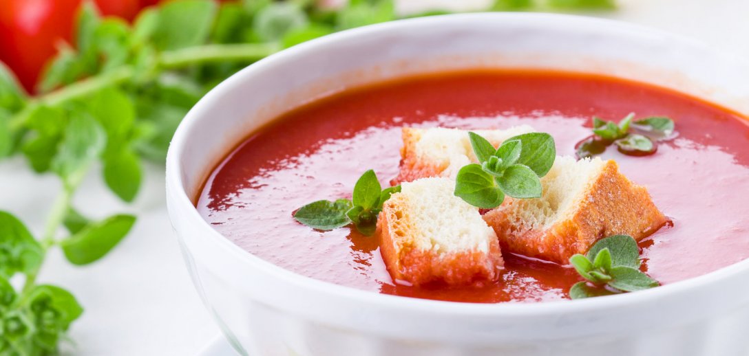 Zupa krem z dojrzałych, świeżych pomidorów. Szybka i aromatyczna