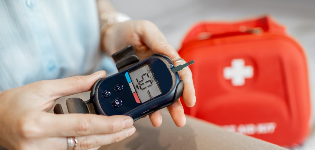 Glukometr – jak wybrać najlepszy i właściwie kontrolować poziom cukru we krwi