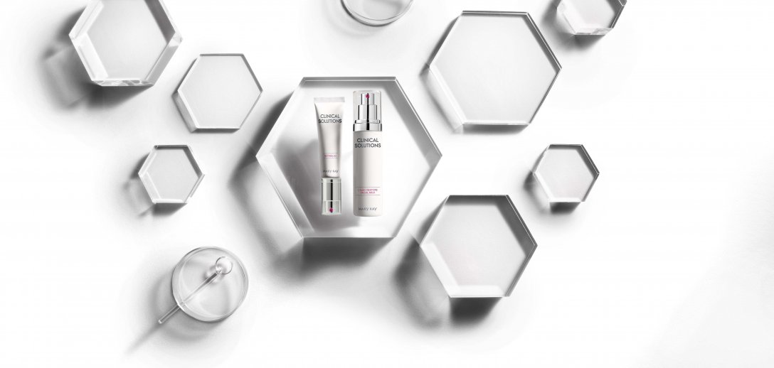 Jak bezpiecznie wprowadzić retinol do pielęgnacji? Proces retynizacji to przełomowy sposób
