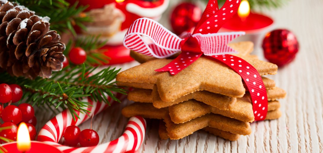 Pierniczki – wyjątkowy smak świąt. Skąd się wzięła tradycja pieczenia piernika?