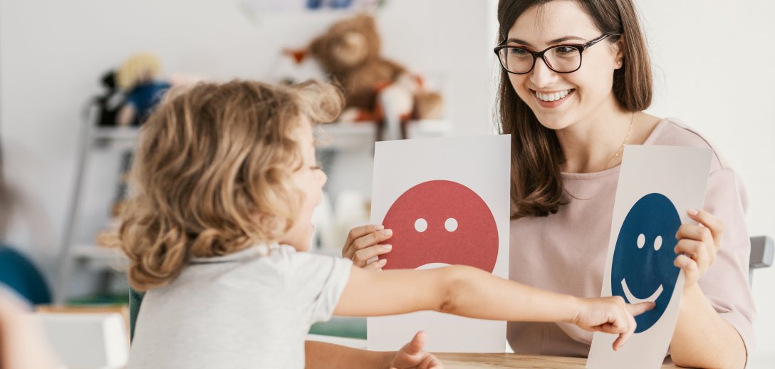 Czy moje dziecko jest autystyczne? Jak rozpoznać pierwsze objawy spektrum autyzmu i na czym polega diagnoza?