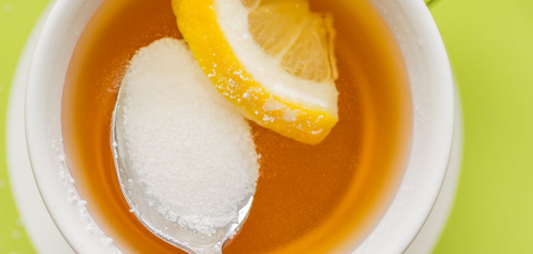 Zamienniki cukru pod lupą – jakie mają właściwości, ile mają kalorii i przede wszystkim, czy są zdrowe?