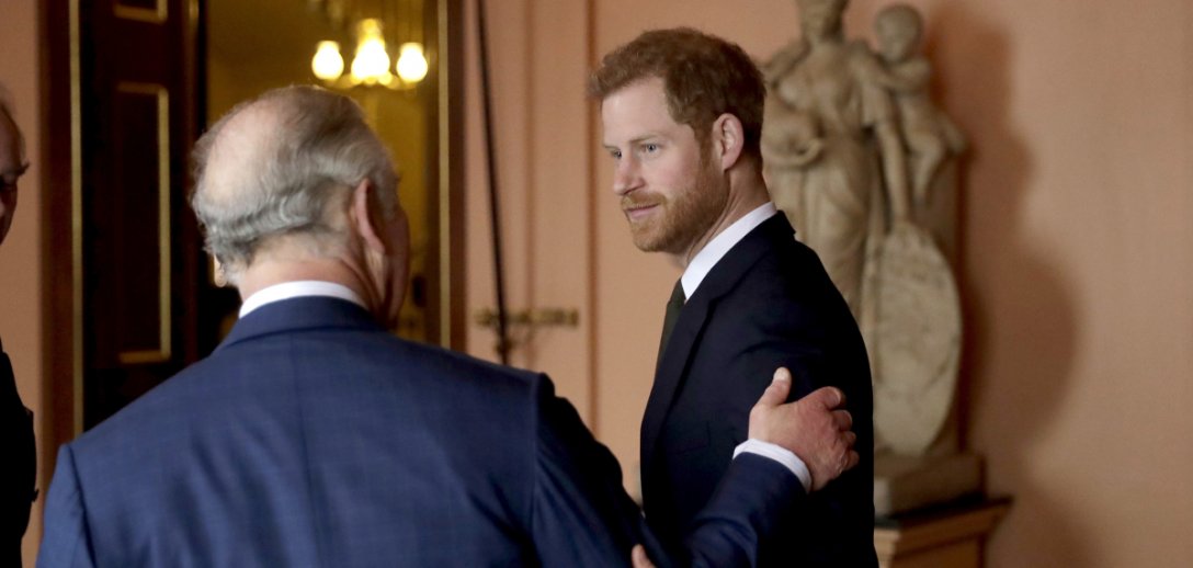 Książę Harry i książę Karol: Ich relacje nigdy nie były tak złe! Czy pojednają się na święta?