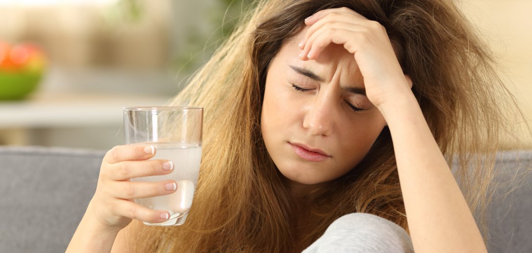 Domowe sposoby na kaca. Zobacz, jak sobie pomóc, gdy przesadzisz z alkoholem