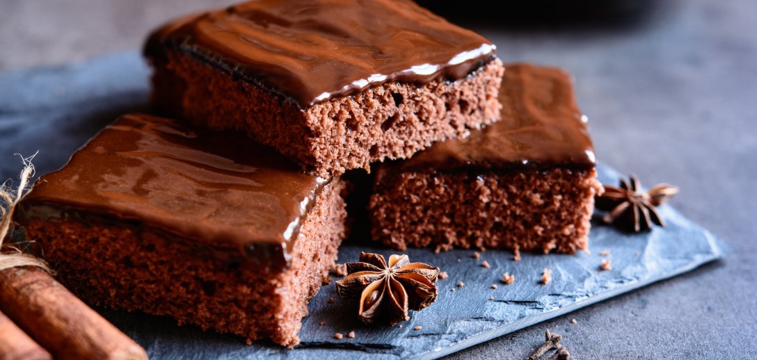 Wyśmienite i bardzo łatwe korzenne ciasto czekoladowe. Sprawdzi się nie tylko na święta!