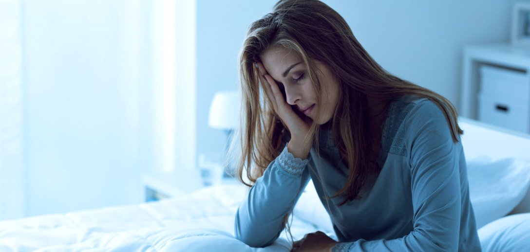 Cierpisz na problemy ze snem? Przyczyną mogą być leki. Sprawdź, które powodują zaburzenia