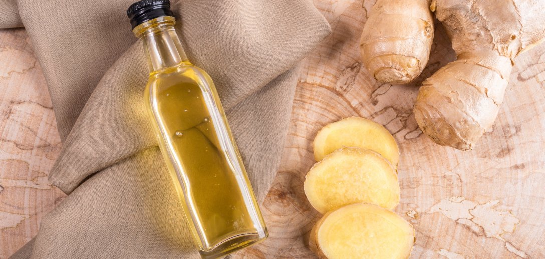 Nalewka imbirowa pomaga nie tylko na kaszel. Sprawdź jej właściwości i przygotuj ją sama w domu. Przepis wideo