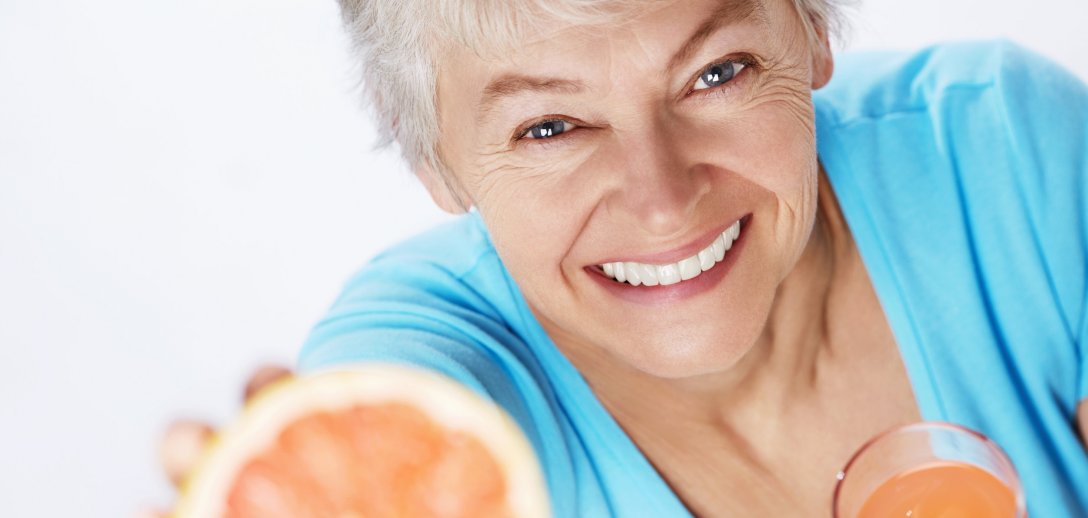 Najlepsza dieta dla seniora – jakich błędów żywieniowych unikać w starszym wieku?