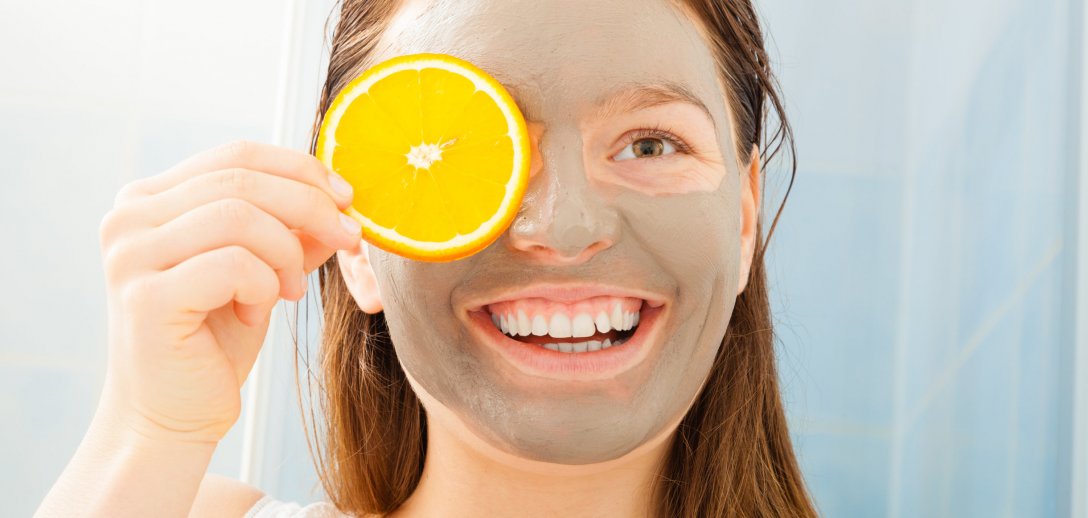 Pomarańcze na jędrną skórę i błyszczące włosy. Przepisy na proste i skuteczne domowe kosmetyki