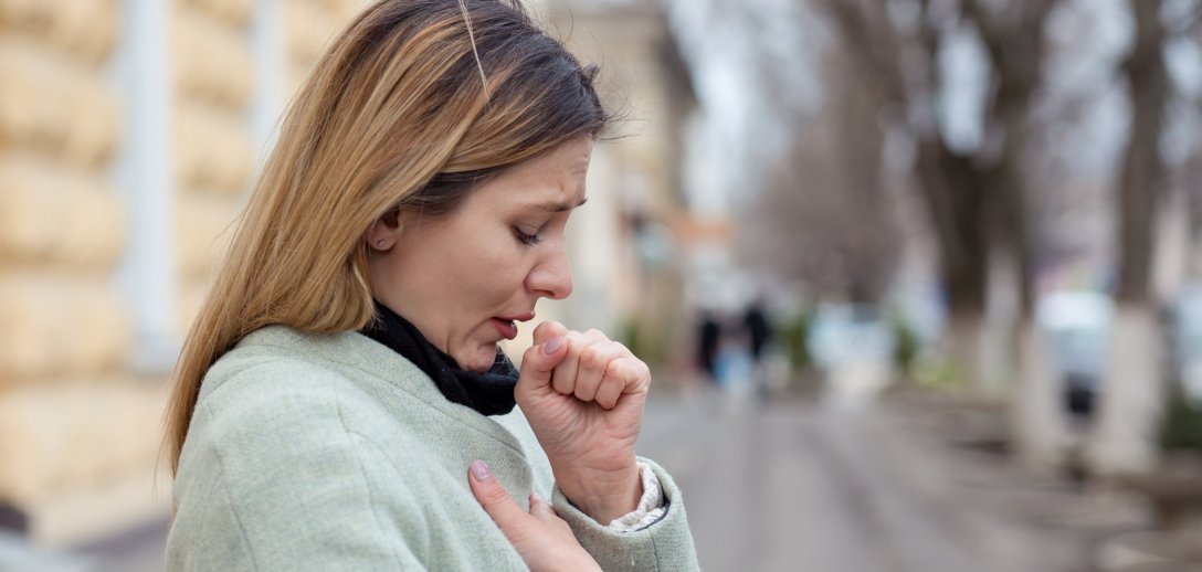 Zapalenie płuc – częste powikłanie źle leczonego przeziębienia. Jak się objawia?