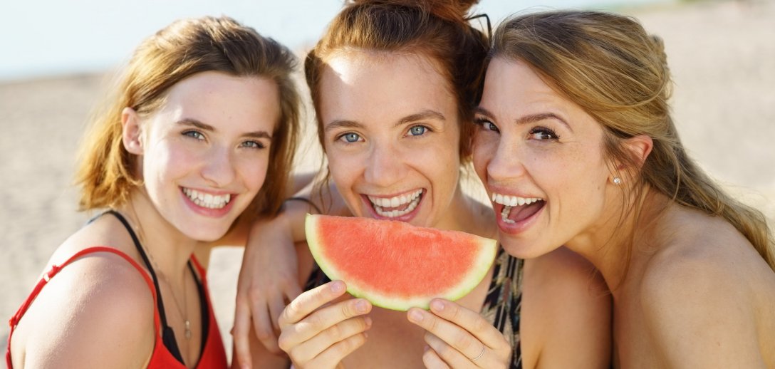 Jak dopasować dietę do swojego wieku? Dietetyk radzi, jak układać jadłospis, gdy mamy 20, 30 i 40 lat