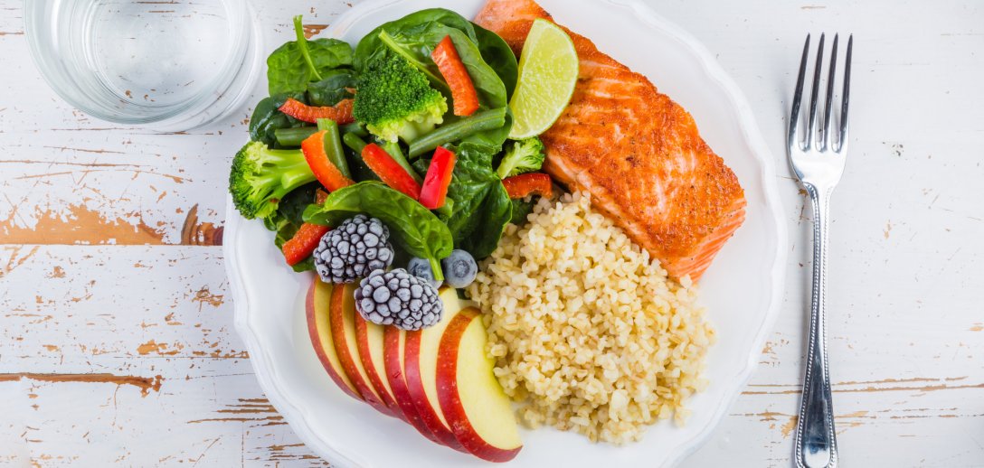 Piramida Zdrowego Żywienia – co warto jeść według najnowszych zaleceń lekarzy i dietetyków