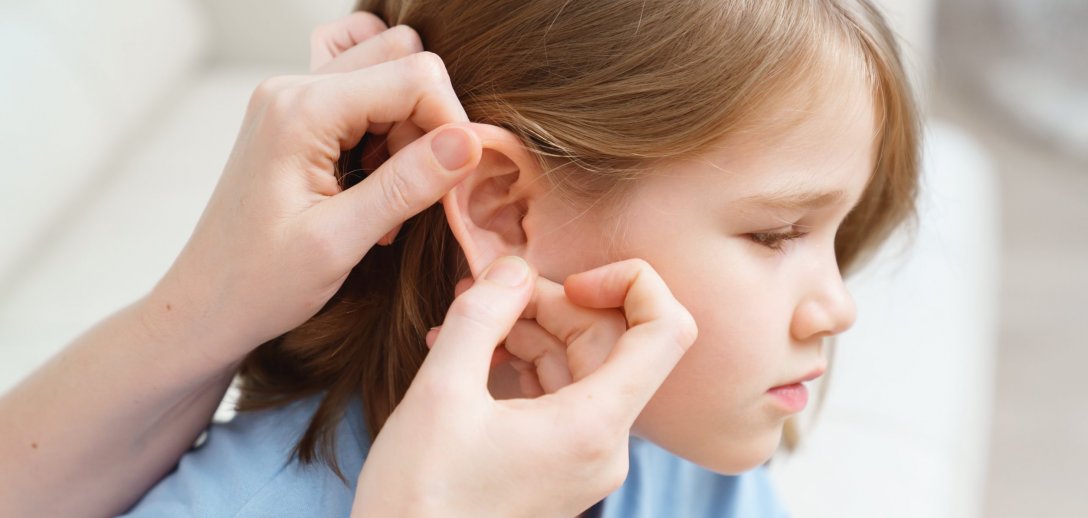 Objawy i leczenie zapalenia ucha u dziecka. Jak zapobiegać infekcji?