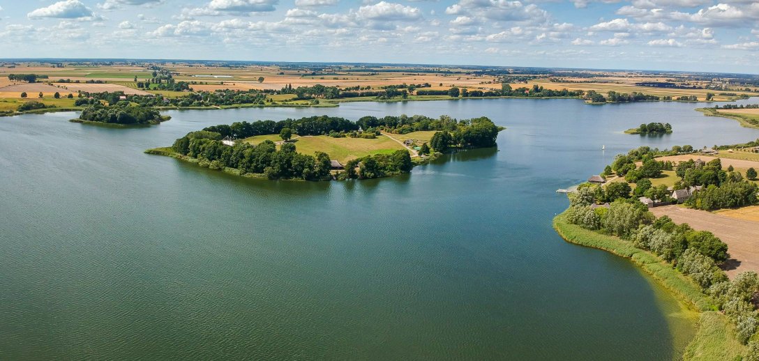 Pojezierze Gnieźnieńskie – wspaniałe zabytki i atrakcje przyrodnicze na koniec wakacji