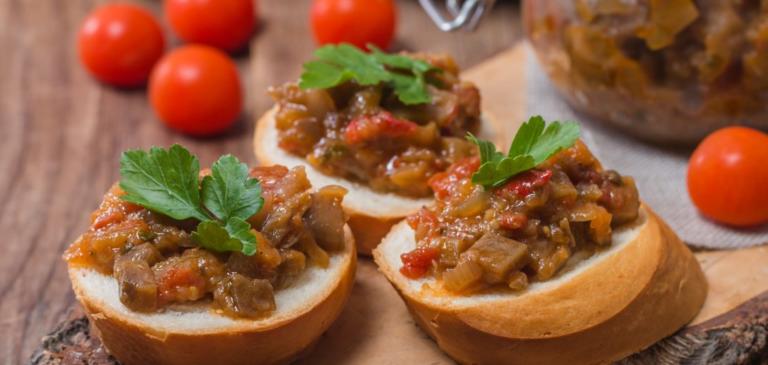 5 najlepszych past warzywnych z pomidorami w roli głównej – idealne do kanapek!