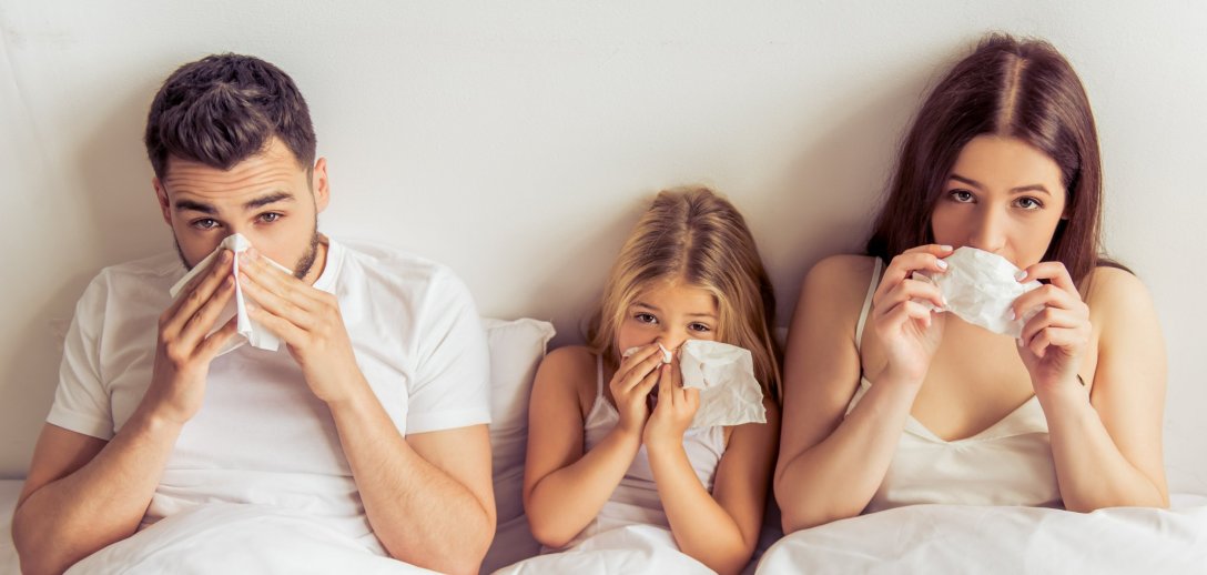 Jak leczyć przeziębienie domowymi sposobami? Nie popełniaj tych błędów!