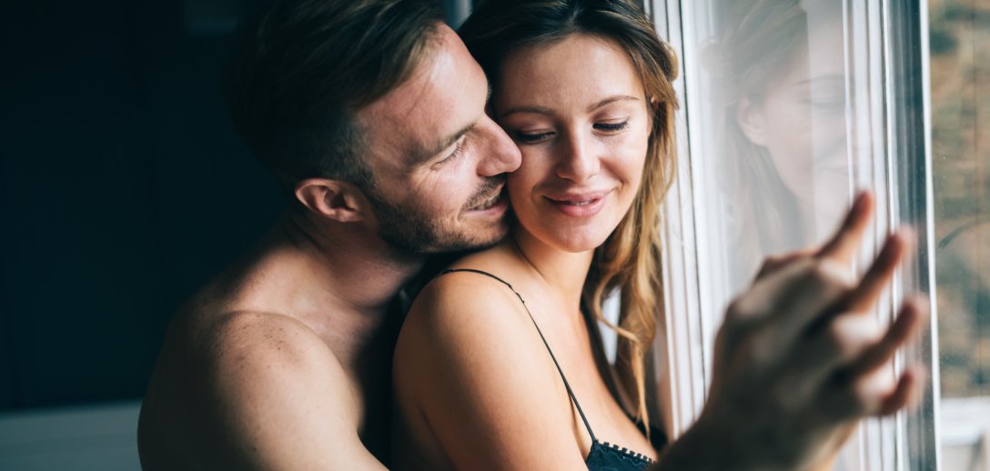 "Mój seks z mężem był namiętny i pełen pasji, ale... nie potrafiliśmy się kochać bez alkoholu"
