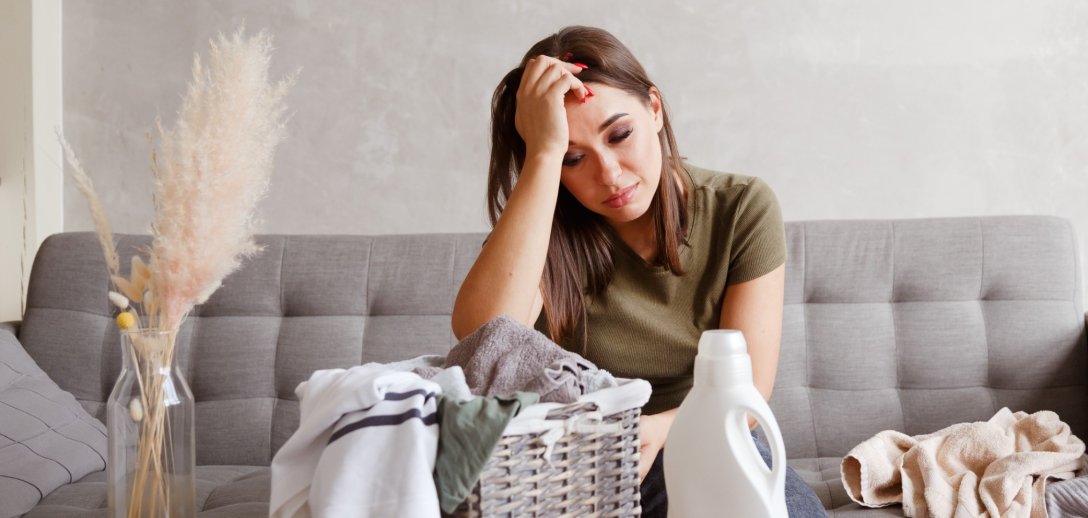 "Mąż zarzucał mi, że jestem brudasem, chociaż całe dnie spędzałam na sprzątaniu domu"