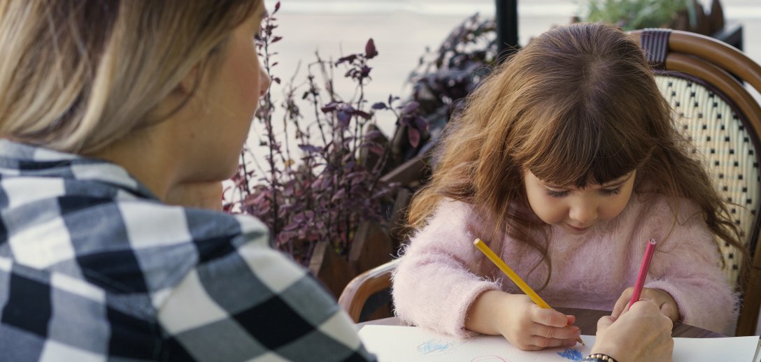 "Gdy zobaczyłam, co narysowała moja córeczka, zrozumiałam, jak bardzo ją krzywdzę..."