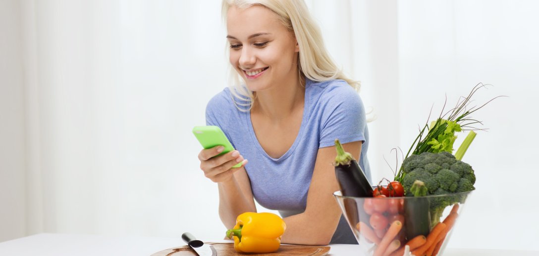 Serwisy i aplikacje NFZ: Jak w domu skorzystać z porad dietetyka i fizjoterapeuty?