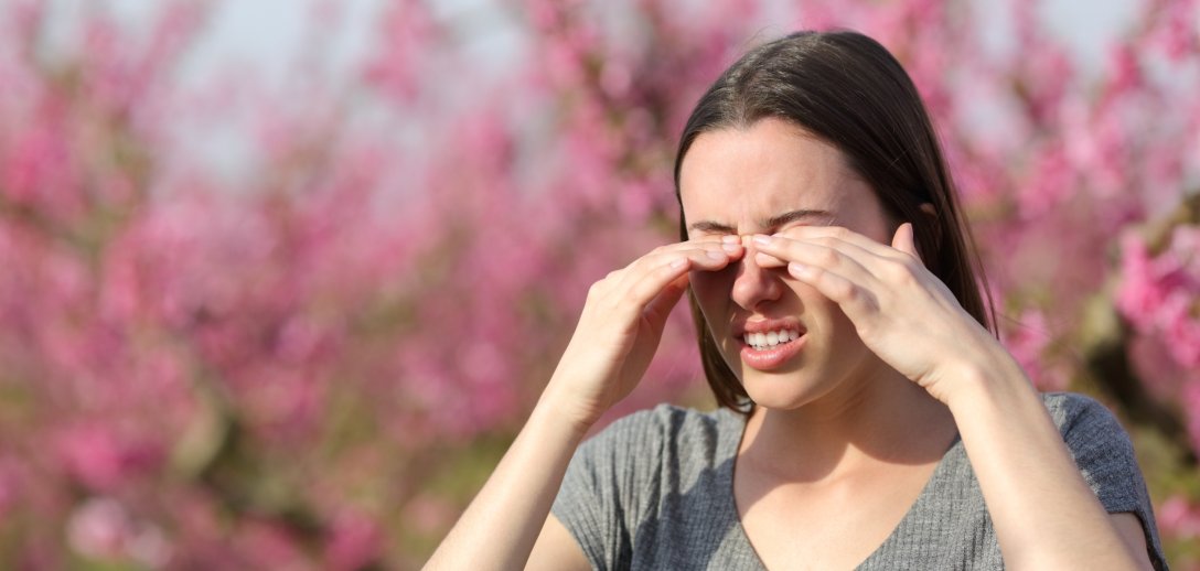 Alergia na pyłek roślin czy infekcja?  Jak rozpoznać objawy uczulenia i skutecznie je złagodzić