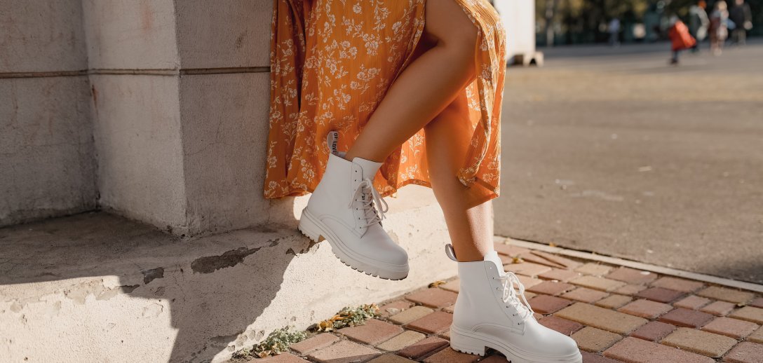 Z czym nosić wiosenne botki, żeby wyglądać stylowo? 8 pomysłów na letnie stylizacje