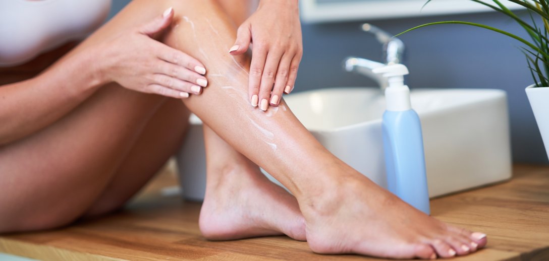 Jak zatrzymać opaleniznę na dłużej? Zasady pielęgnacji i sprawdzone kosmetyki