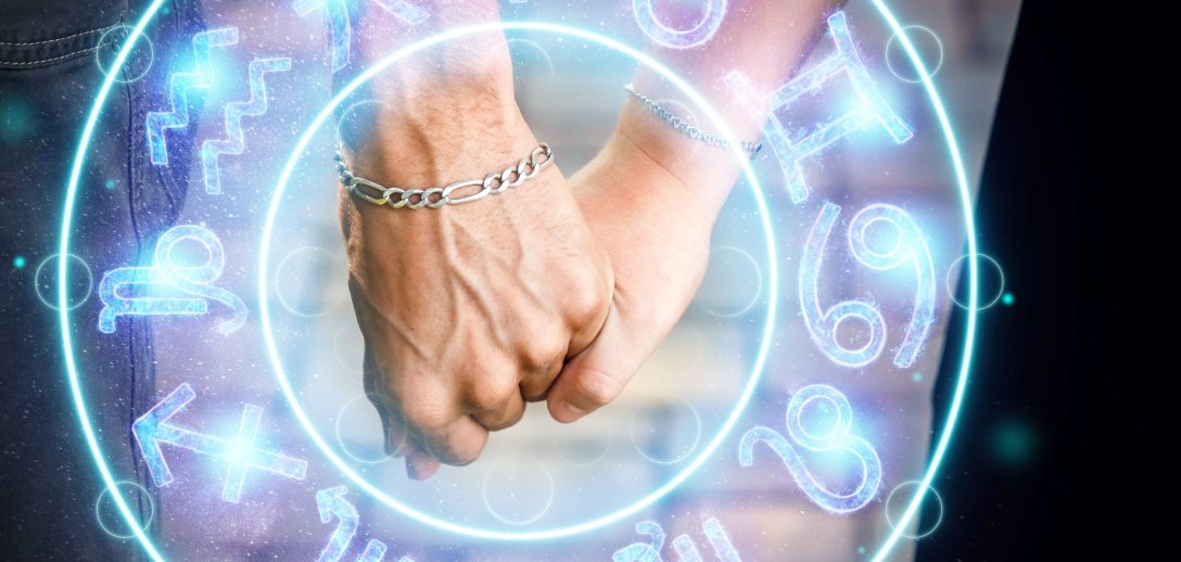 Co październik przyniesie znakom zodiaku w miłości i finansach? Sprawdź horoskop