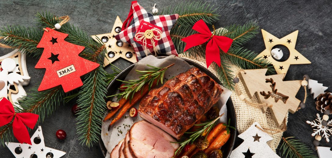 Smakowite mięsa i wędliny na świąteczny stół – jak wybrać produkty najlepszej jakości