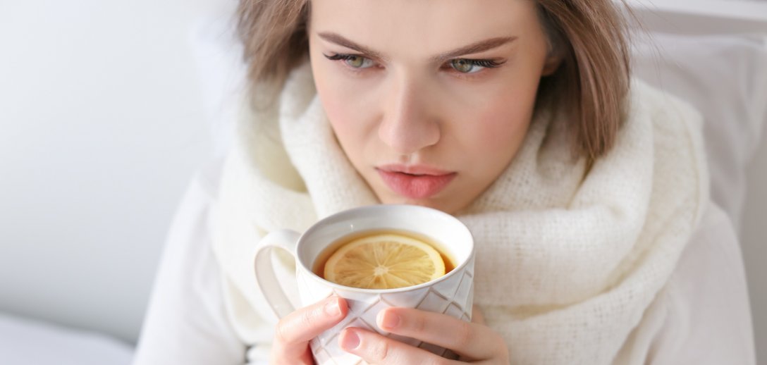 Jak uniknąć przeziębienia, kiedy przemarzniemy? Wykonaj te 3 kroki i powstrzymaj infekcję