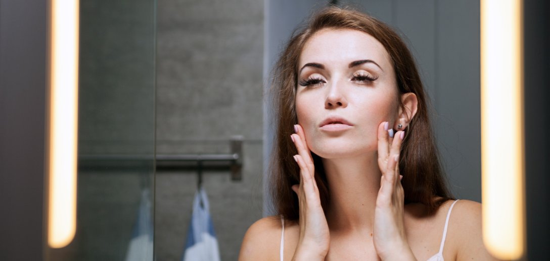 Jak wyszczuplić twarz? Poznaj naturalne metody i polecane zabiegi medycyny estetycznej
