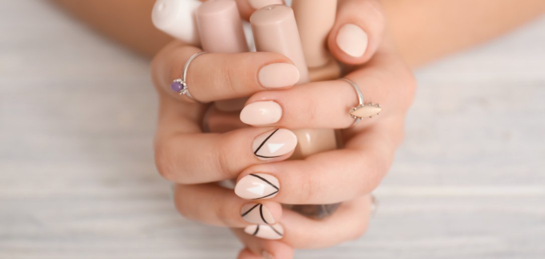 Trendy w manicure na wiosnę 2024: 5 najmodniejszych stylizacji paznokci