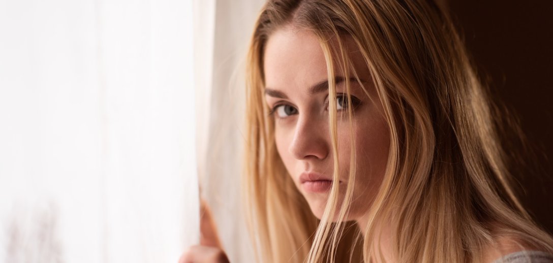 "Myślałam, że będę pracować w reklamie. Szef zaprosił mnie do hotelu, by omówić szczegóły..."