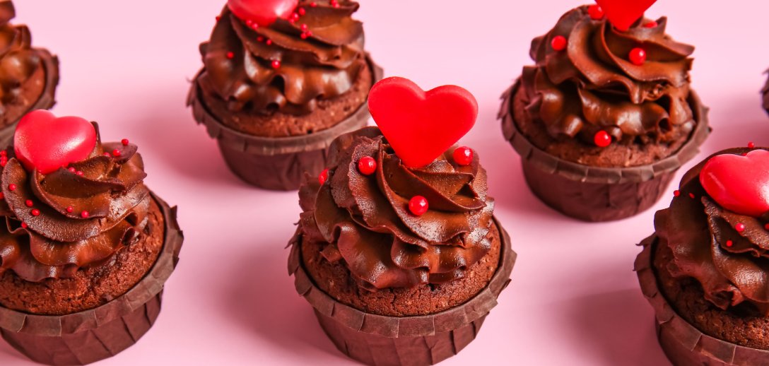 Najlepsze czekoladowe desery na Walentynki. 7 przepisów na słodkości, które rozpływają się w ustach!