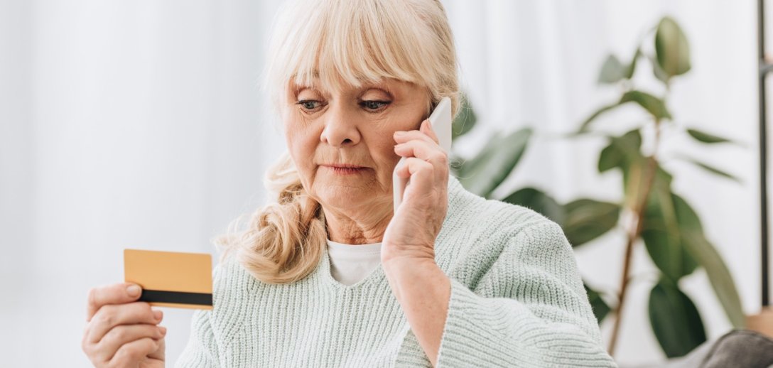 "Moja mama daje się naciągać na zakupy dziwnych sprzętów, a potem płacze i muszę ją ratować..."