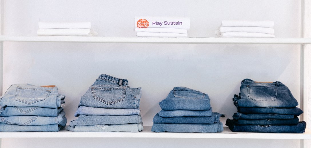Fundacja Play Sustain działa na rzecz etycznej mody i kształtowania pozytywnych nawyków konsumenckich Polek i Polaków