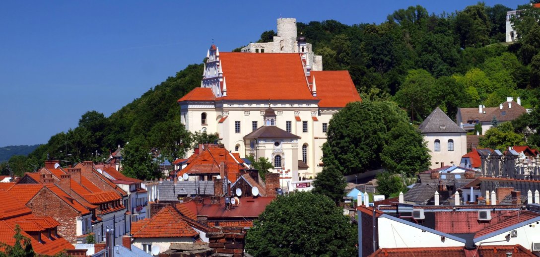 Majówka w Kazimierzu Dolnym – mieście malarzy, krainie sadów i romantycznych legend. Sprawdź, co warto zobaczyć