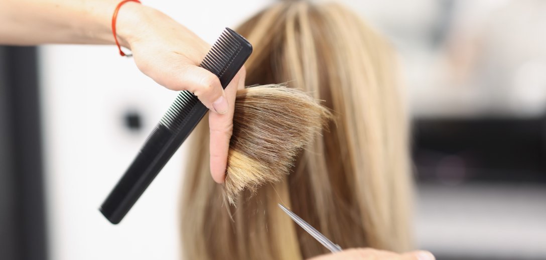 Masz cienkie włosy? Tej modnej fryzury zdecydowanie powinnaś unikać!