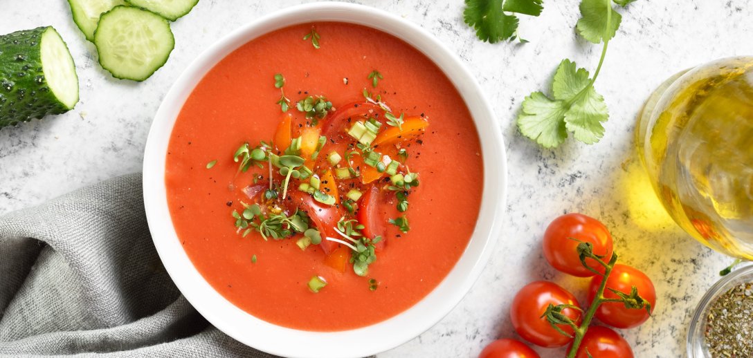 Gazpacho: orzeźwiająca letnia zupa pełna smaku. Wypróbuj ją w wersji klasycznej i... z arbuzem