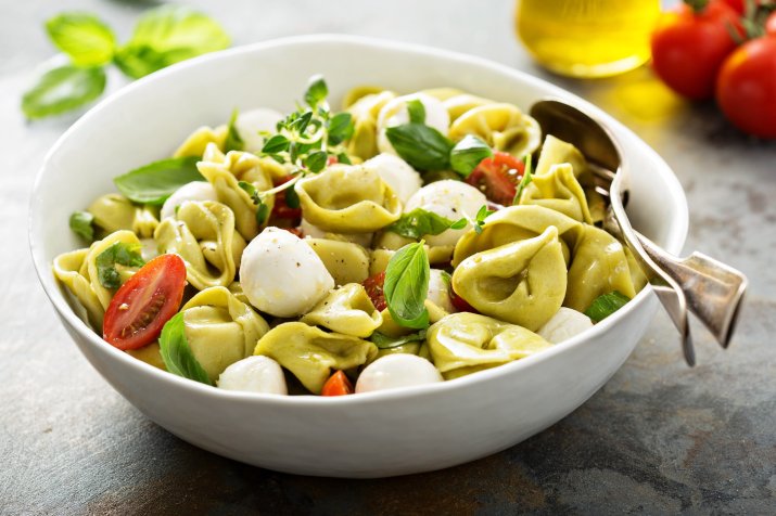 fit obiad bez mięsa tortellini ze szpinakiem i riccotą 76736236_m