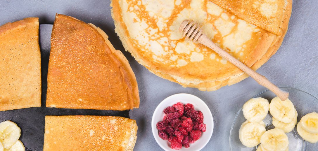 Jak zrobić omlet z jabłkiem i bananem? Prosty przepis na zdrowe śniadanie