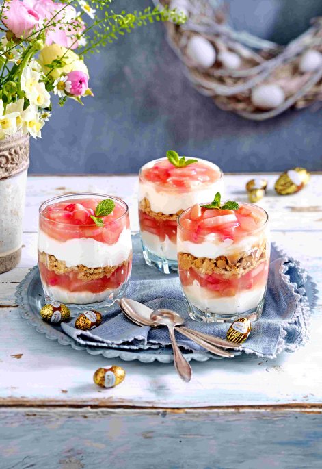 deser-z-rabarbarem-i-serkiem-mascarpone